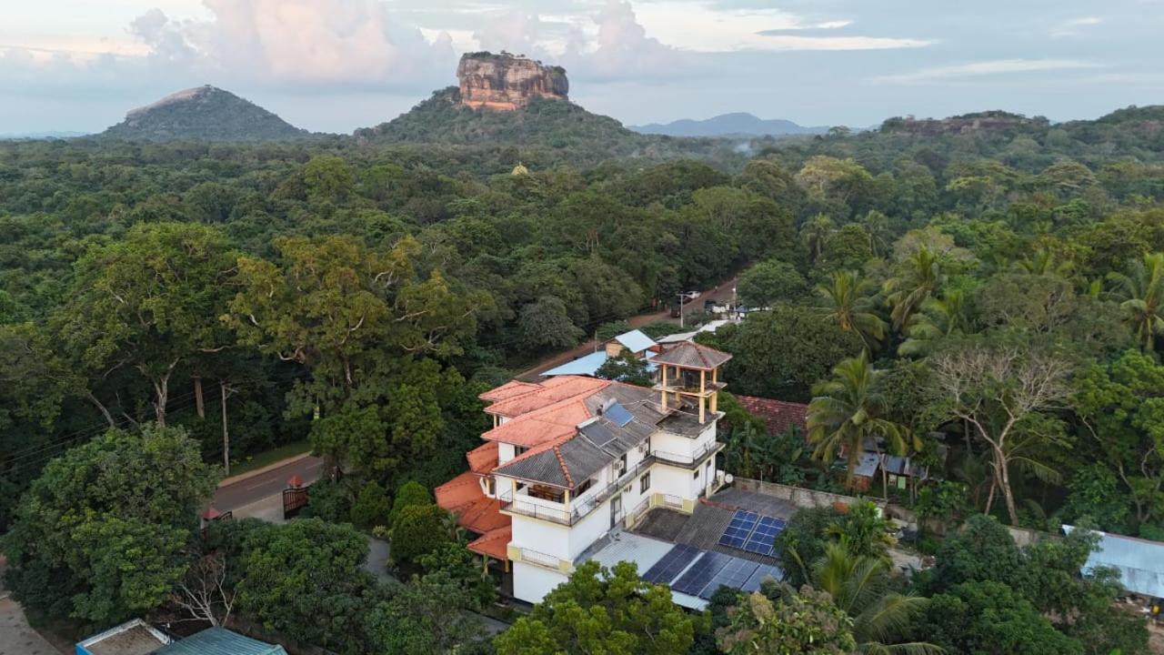 Sigiriya Summer Resort Luaran gambar